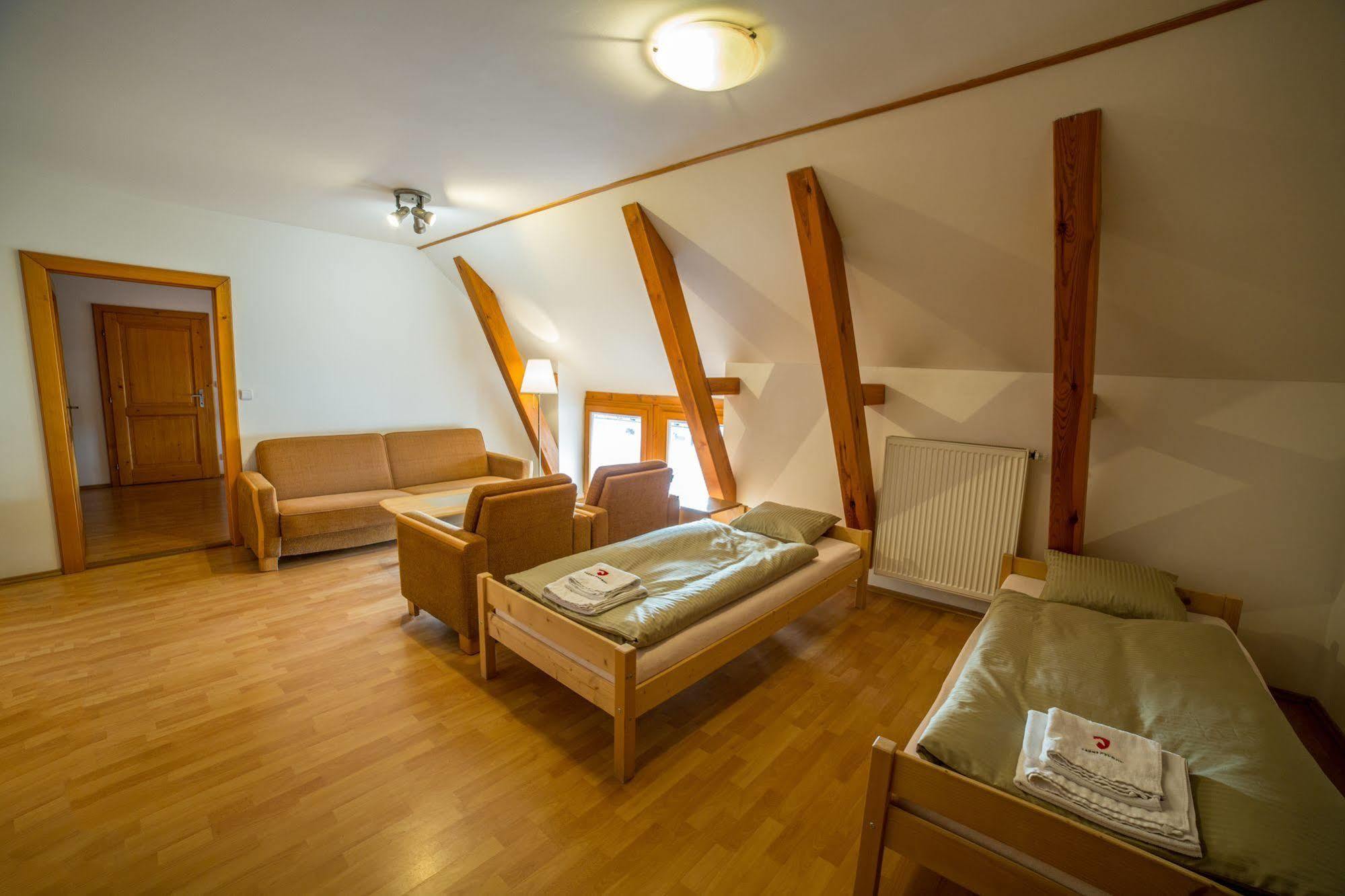 Farma Ptyrov Hotel Mnichovo Hradiště Exterior foto