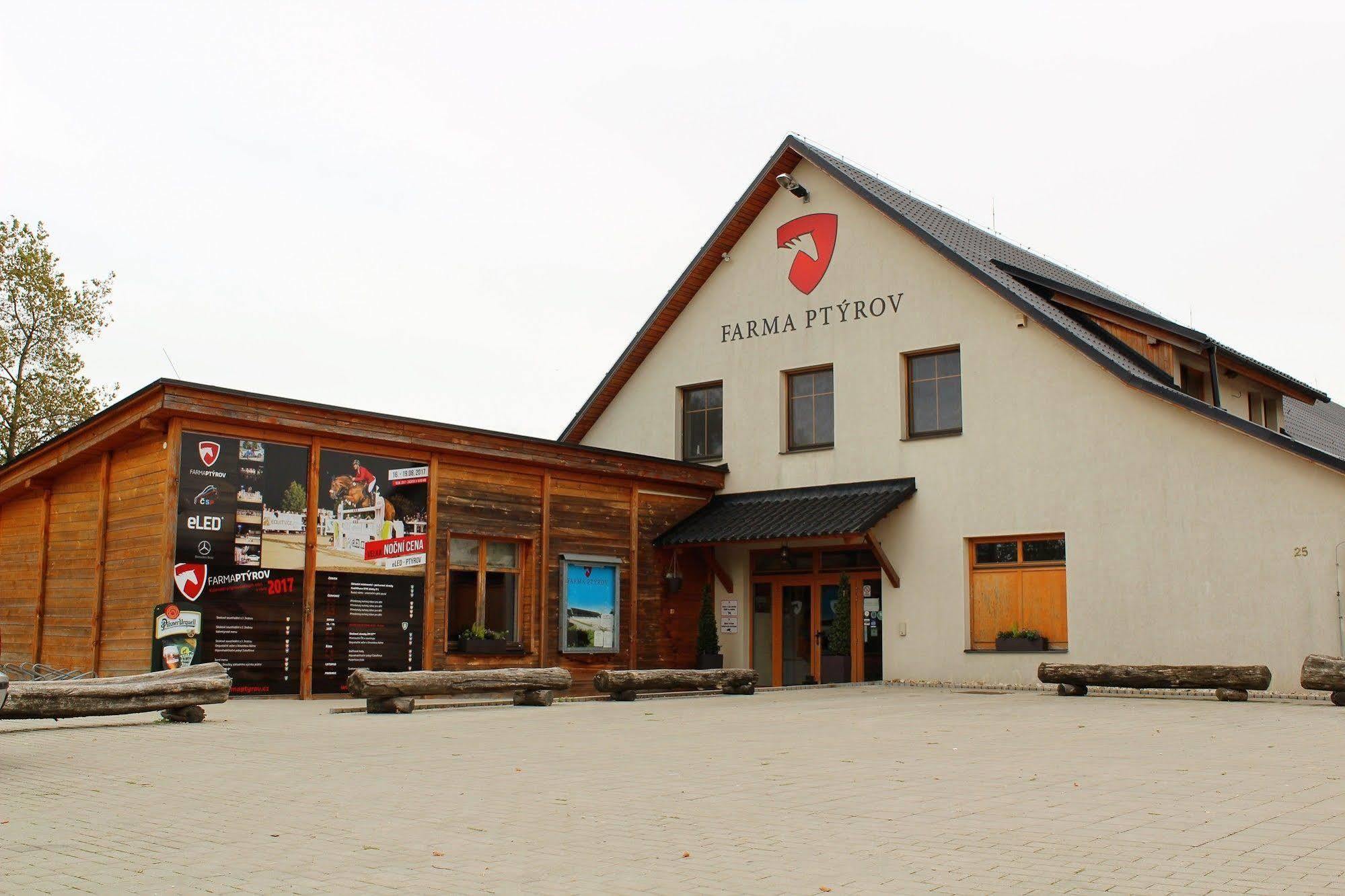 Farma Ptyrov Hotel Mnichovo Hradiště Exterior foto